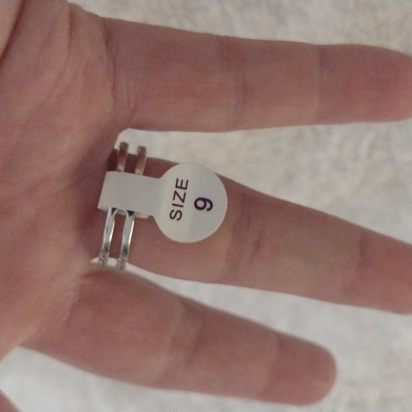 Ring - Picture 2 of 3